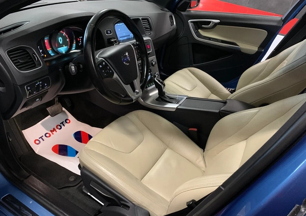 Volvo V60 cena 45500 przebieg: 210000, rok produkcji 2014 z Skaryszew małe 172